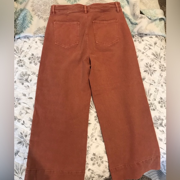Ann Taylor loft cropped jean in size 10, terracotta color. - Picture 3 of 3